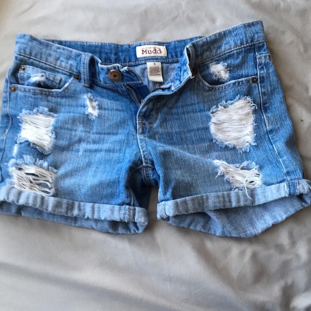 Short blue jeans